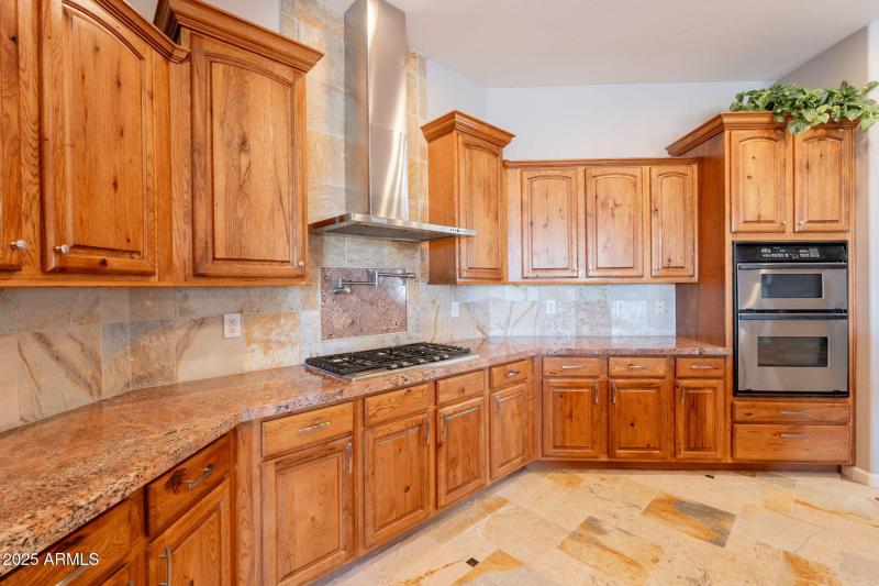 17-web-or-mls-Nora-17