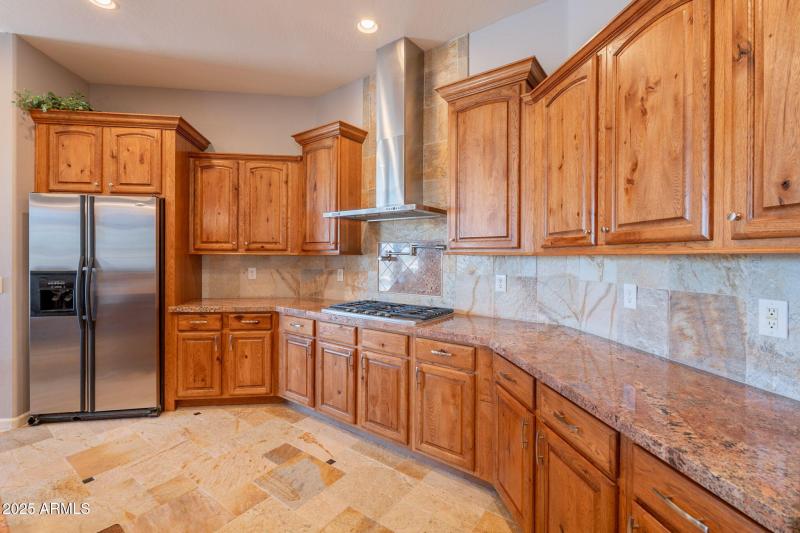 18-web-or-mls-Nora-18