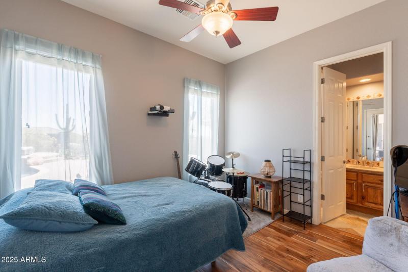 51-web-or-mls-Nora-51