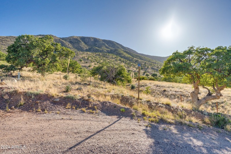 4 Acres, Ridge Rock Rd