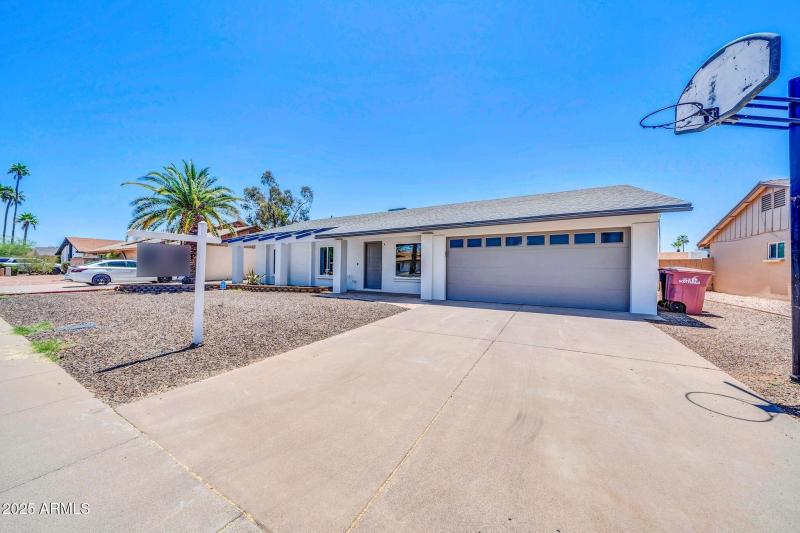 mls_8837 E Cortez St-2