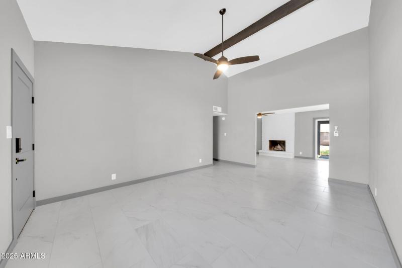 mls_8837 E Cortez St-14