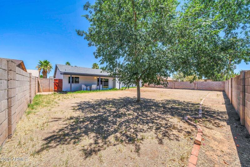 mls_8837 E Cortez St-37