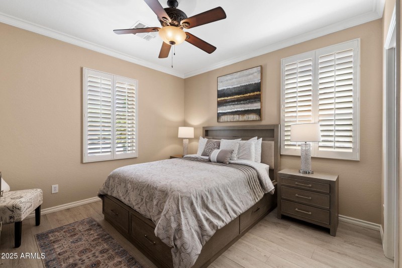 025_1732 E Vesper Trail