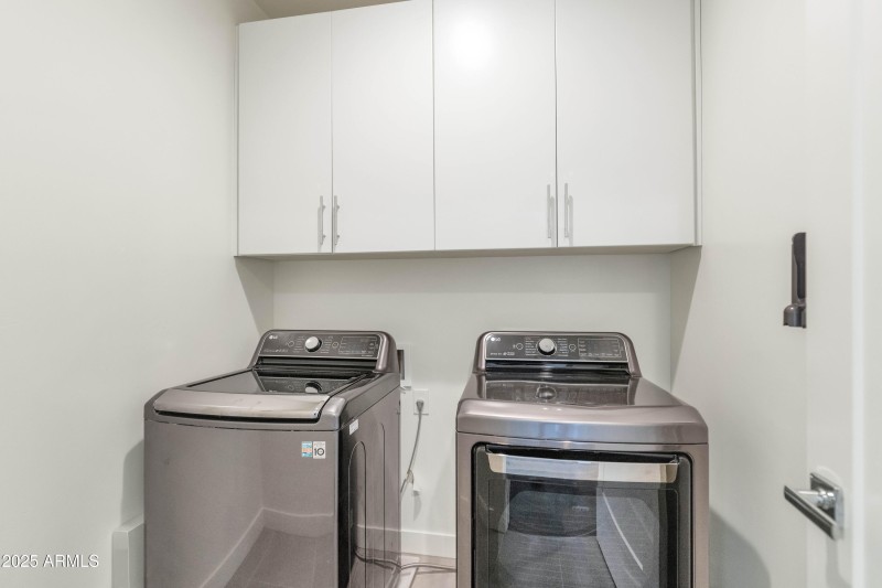 Spacious laundry room