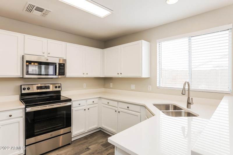 003-photo-kitchen-11516352