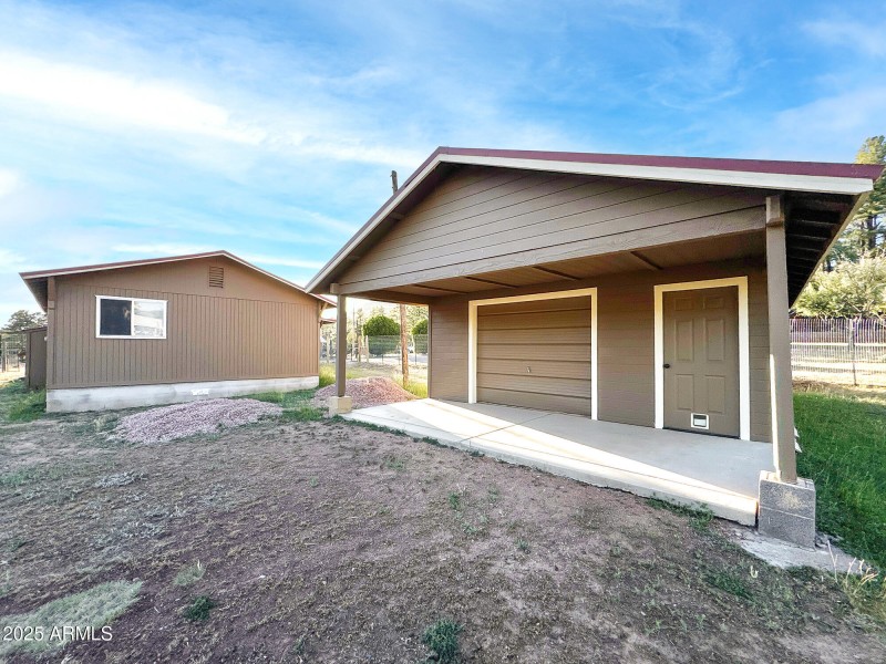 47 - Workshop & Guest House