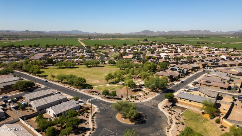 4-web-or-mls-25847 W Winston Dr Buckeye,