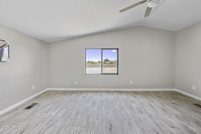 13050 N Breeze Way-73