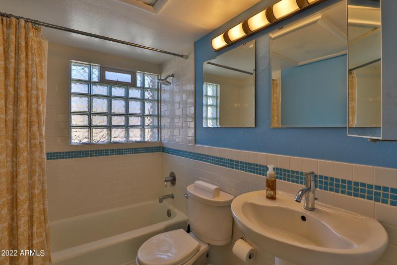 351 E Thomas Rd UNIT D406 (enhanced)-08