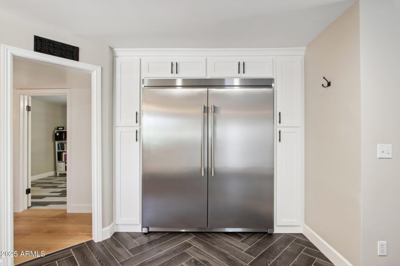 22-web-or-mls-N 15th Ave-L2706-020