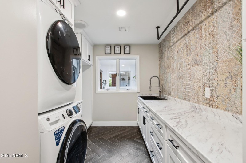 52-web-or-mls-N 15th Ave-L2706-050