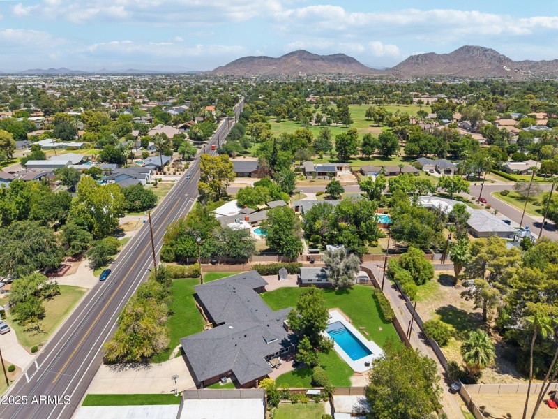 80-web-or-mls-N 15th Ave-L2706-078