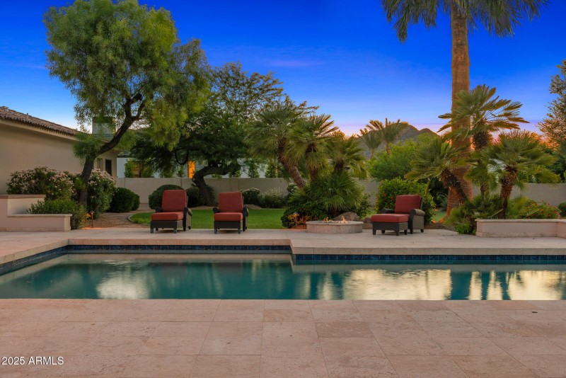 pool lounge and firepit