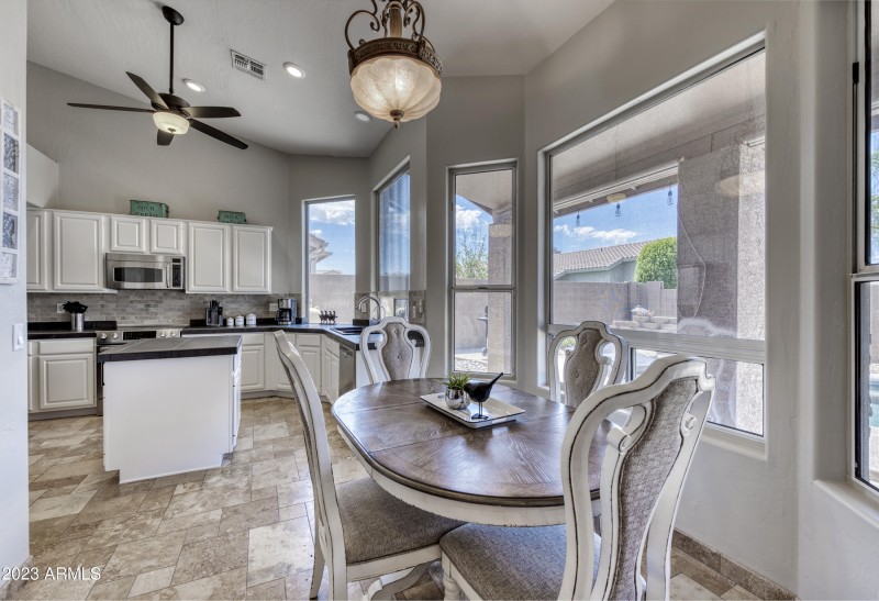 Casual Dining ~ Kitchen