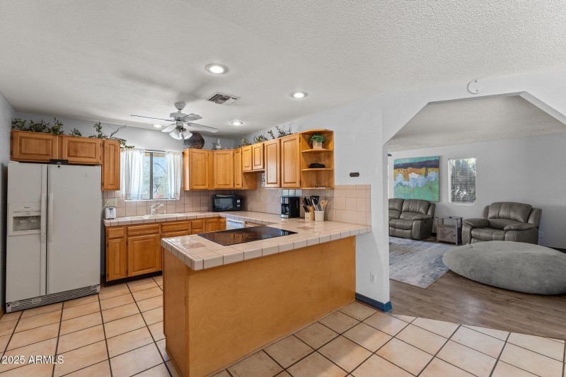 Open kitchen/dining area