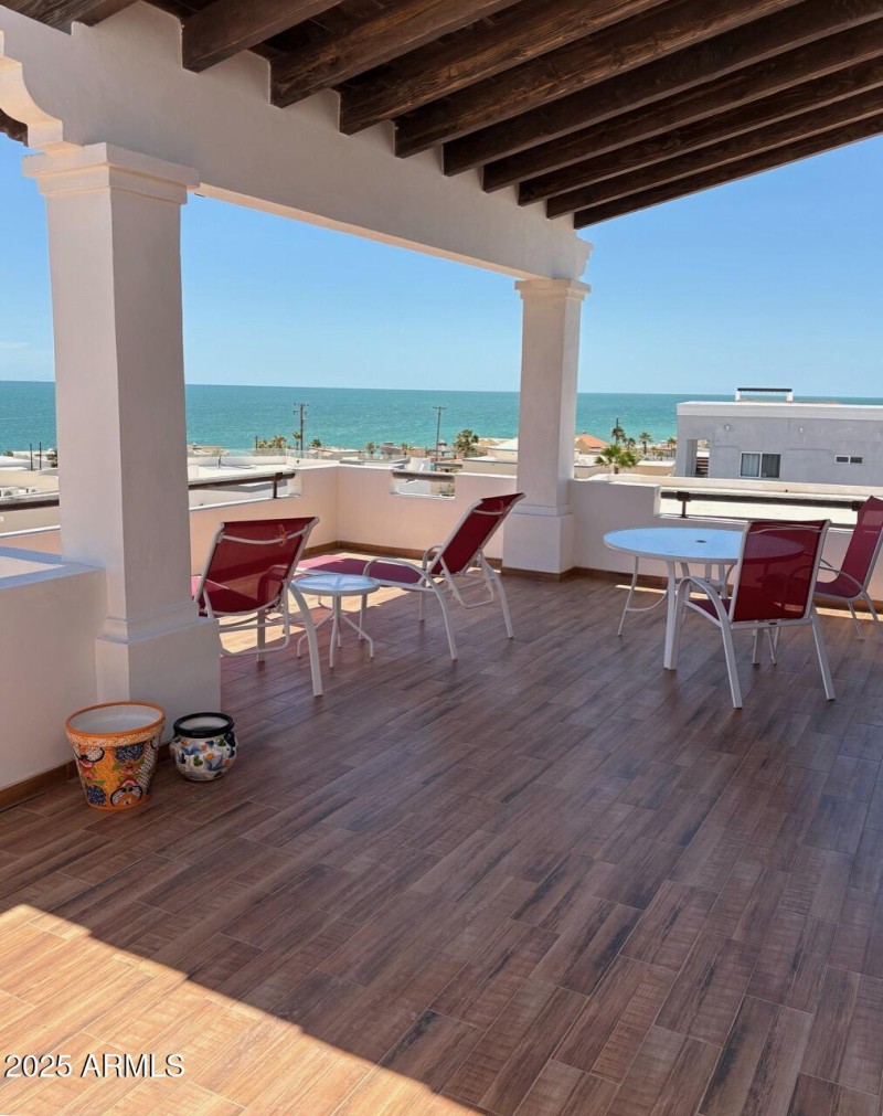 Las Conchas Patio #2