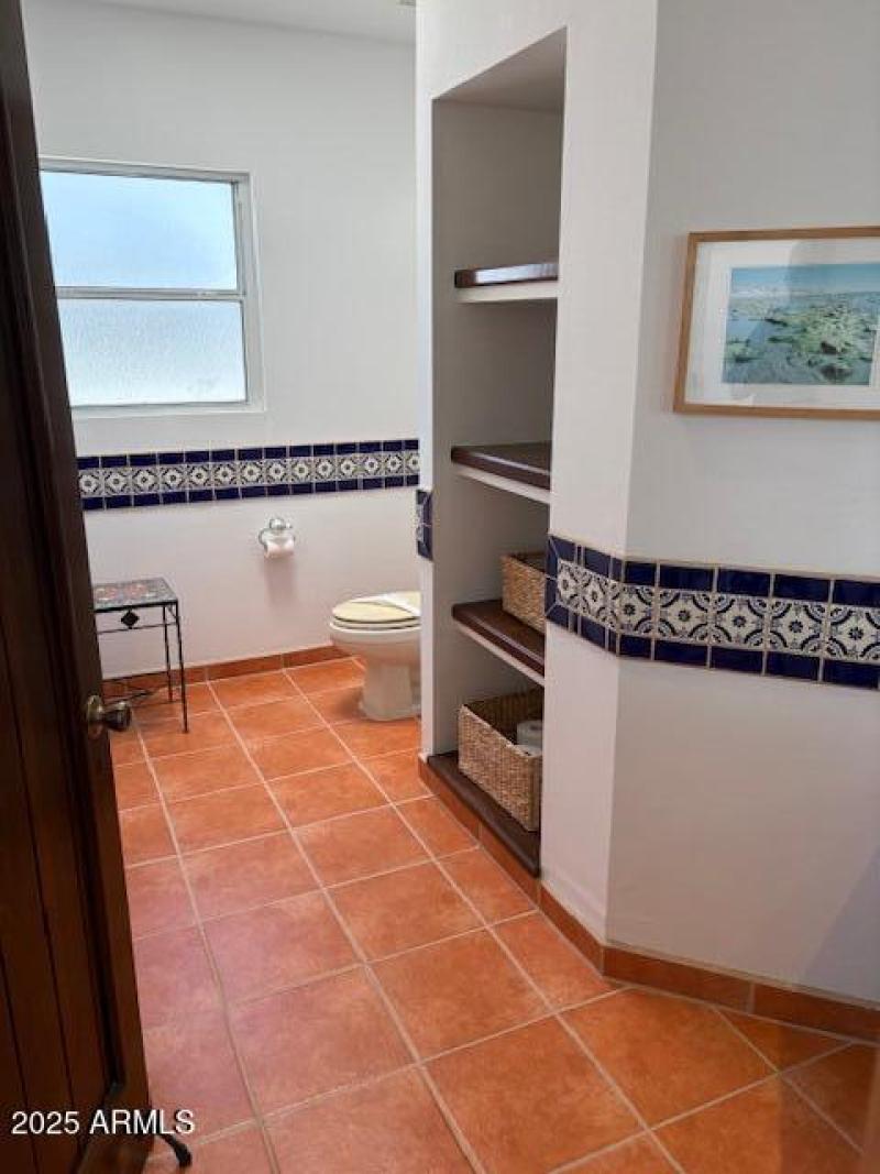 Las Conchas Guest Bath