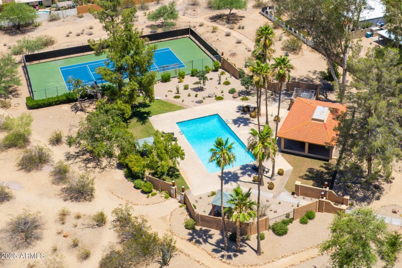 Outdoor Court and Pool