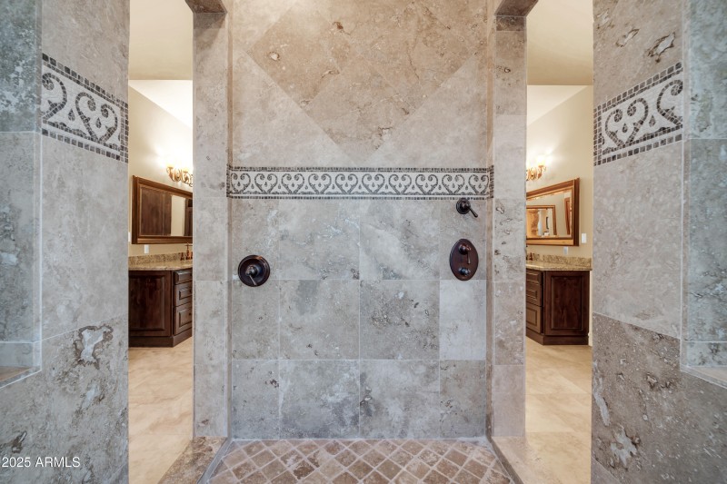 8024 E Lone Mountain Rd-43