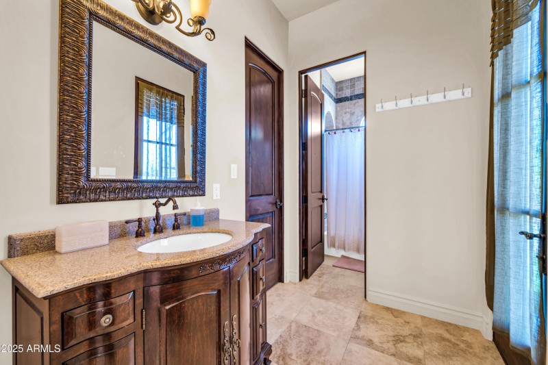 8024 E Lone Mountain Rd-60