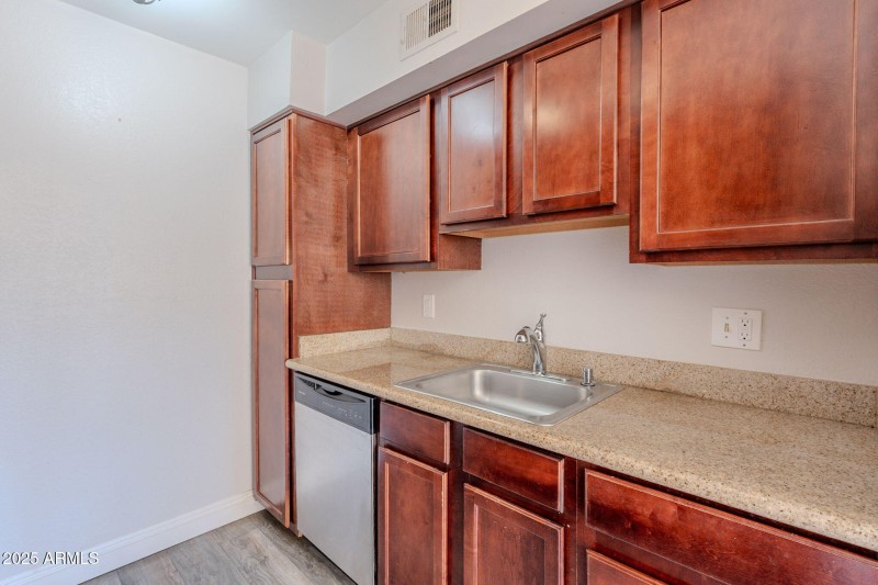 TONS OF COUNTER SPACE TOO