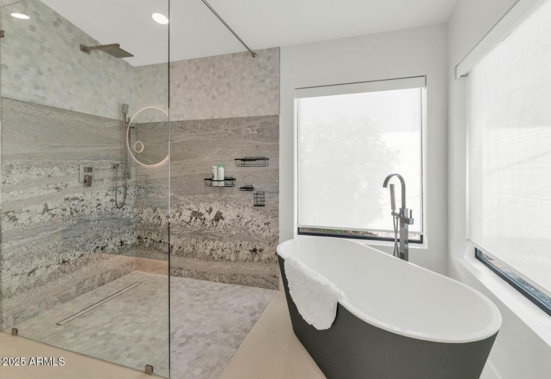 3420 E Oregon Ave-large-022-021-3420 E O