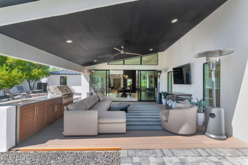 3420 E Oregon Ave-large-032-028-3420 E O