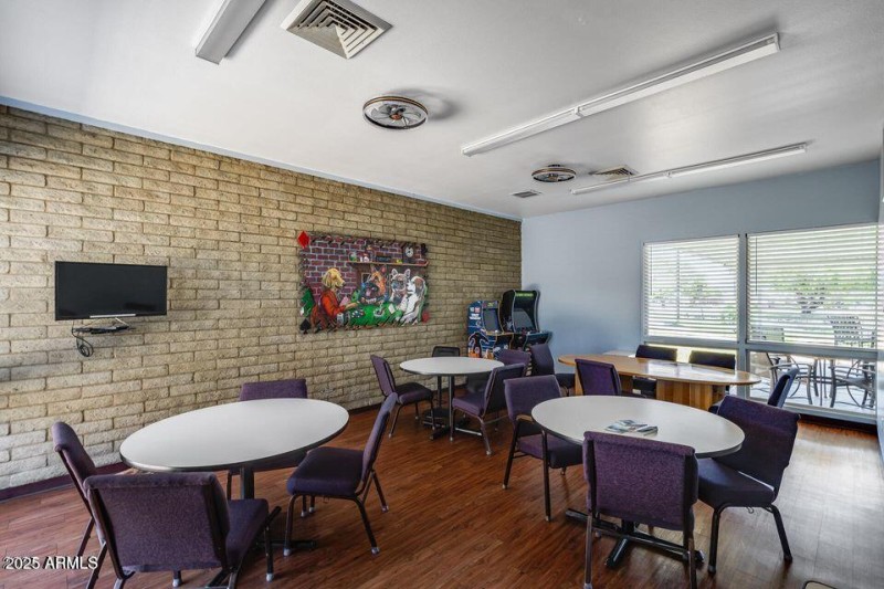 Palm Lakes Village Clubhouse