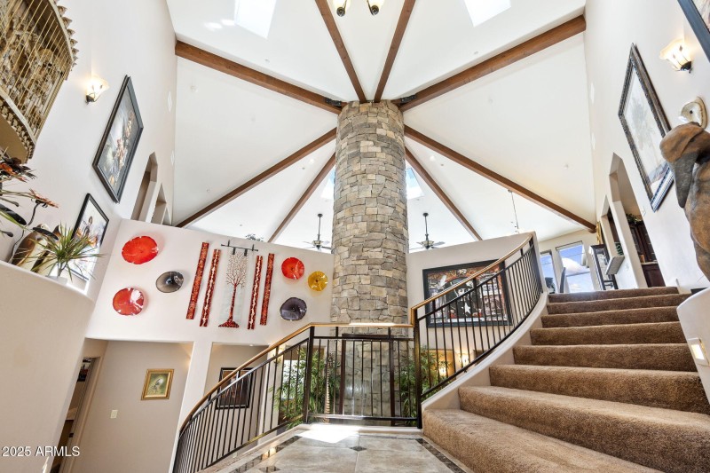 Entry Rockwall w Beams