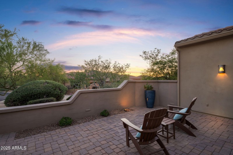 Beautiful enclosed front courtyard