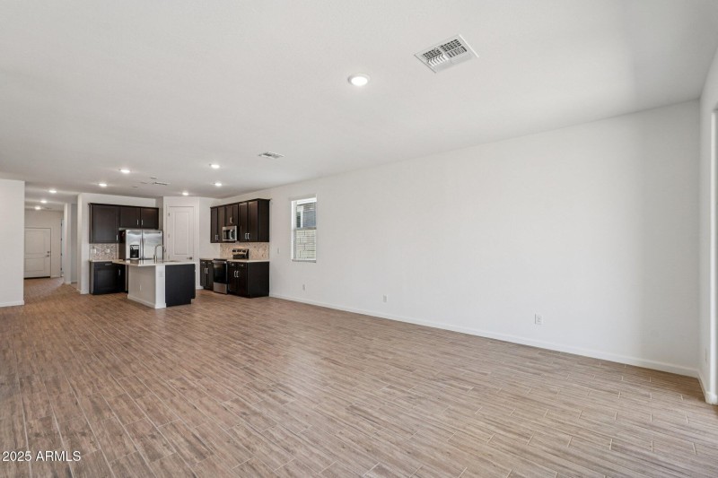 7-web-or-mls-La Senda Dr W-S2706-007