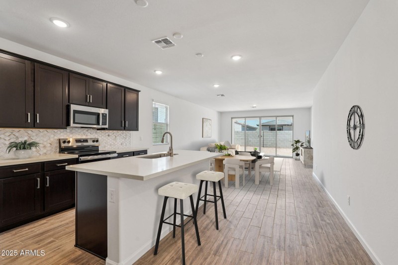 15-web-or-mls-11-print-La Senda Dr W-S27