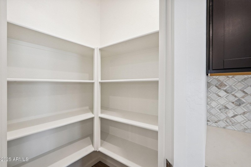 19-web-or-mls-La Senda Dr W-S2706-015