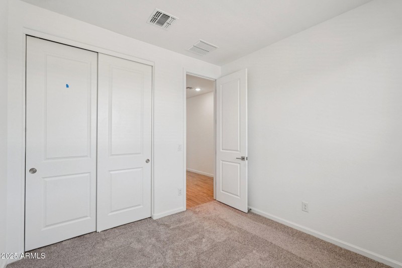 20-web-or-mls-La Senda Dr W-S2706-016