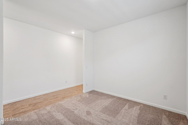 25-web-or-mls-La Senda Dr W-S2706-021