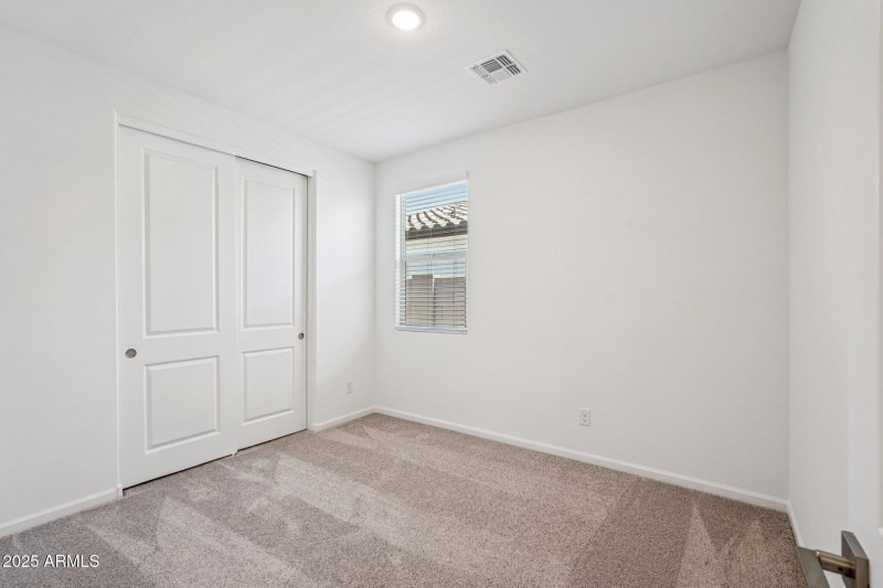 28-web-or-mls-La Senda Dr W-S2706-024