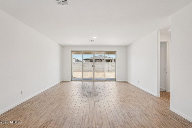 30-web-or-mls-La Senda Dr W-S2706-026