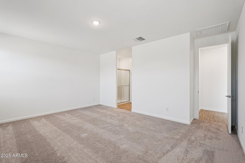 32-web-or-mls-La Senda Dr W-S2706-028