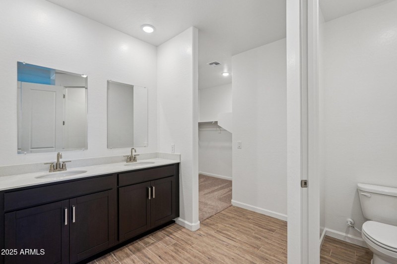 37-web-or-mls-La Senda Dr W-S2706-033