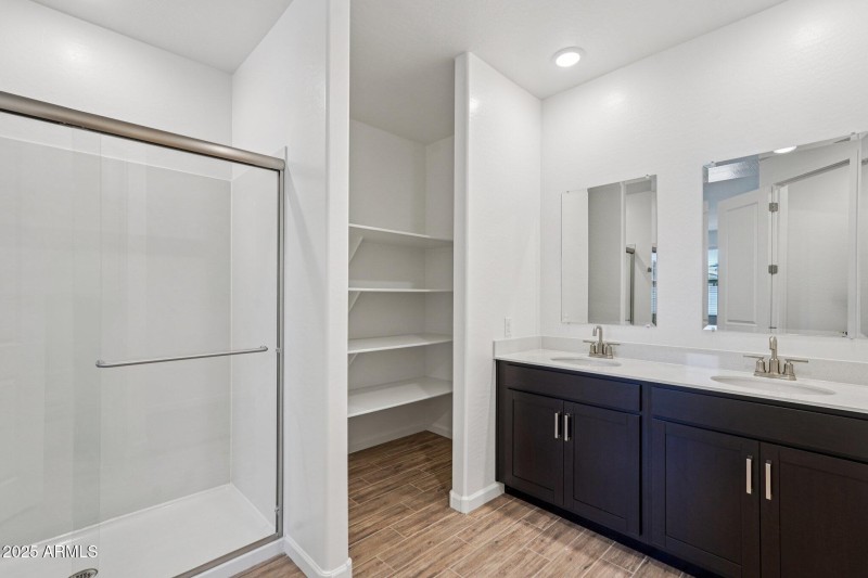 38-web-or-mls-La Senda Dr W-S2706-034