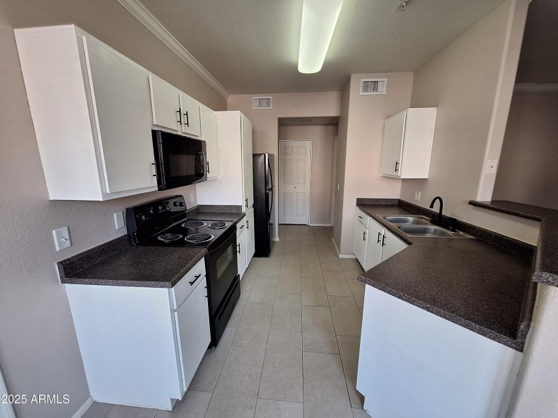 Resized_20250612_163408_1749772121300