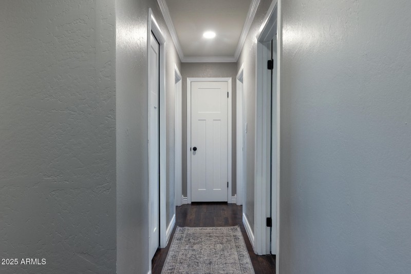 photo(34) 929 E Willow Lane Taylor Sylvi