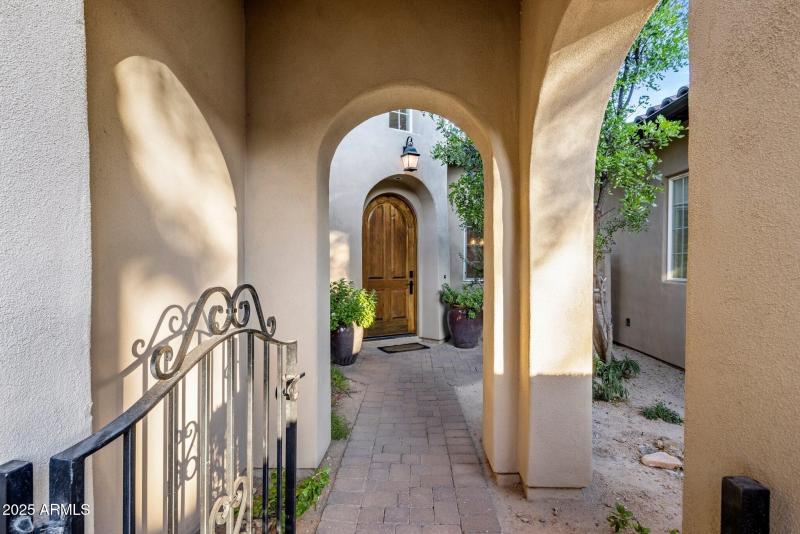 008_Intrior Courtyard