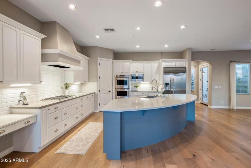 023_Kitchen Island View 2