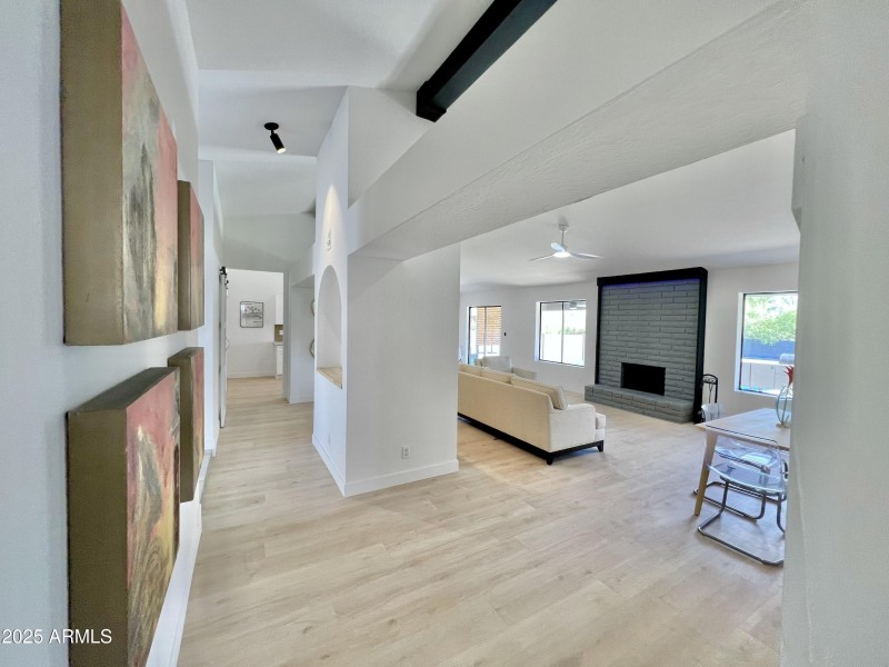 Del Ray Hallway 1