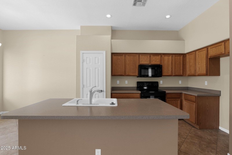 13-web-or-mls-P1235279