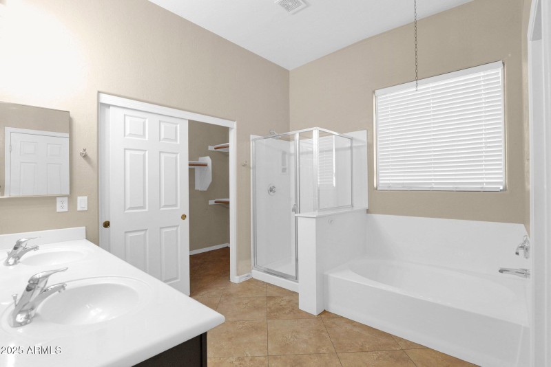 28-web-or-mls-P1235306