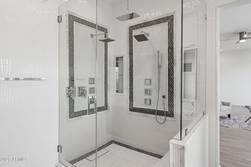 Primary suite shower