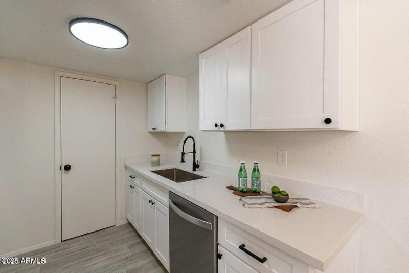 20230429020708348325000000-o